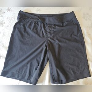 lululemon Shorts athletica Men's Black Grey  Flat Front Swim Board Shorts SZ 38